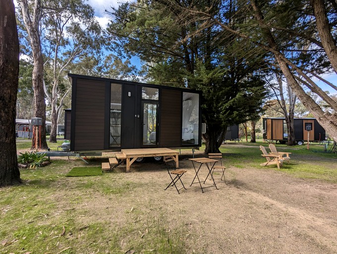 Magical Tiny House with Pool Table and Tennis Court in Victoria, Australia