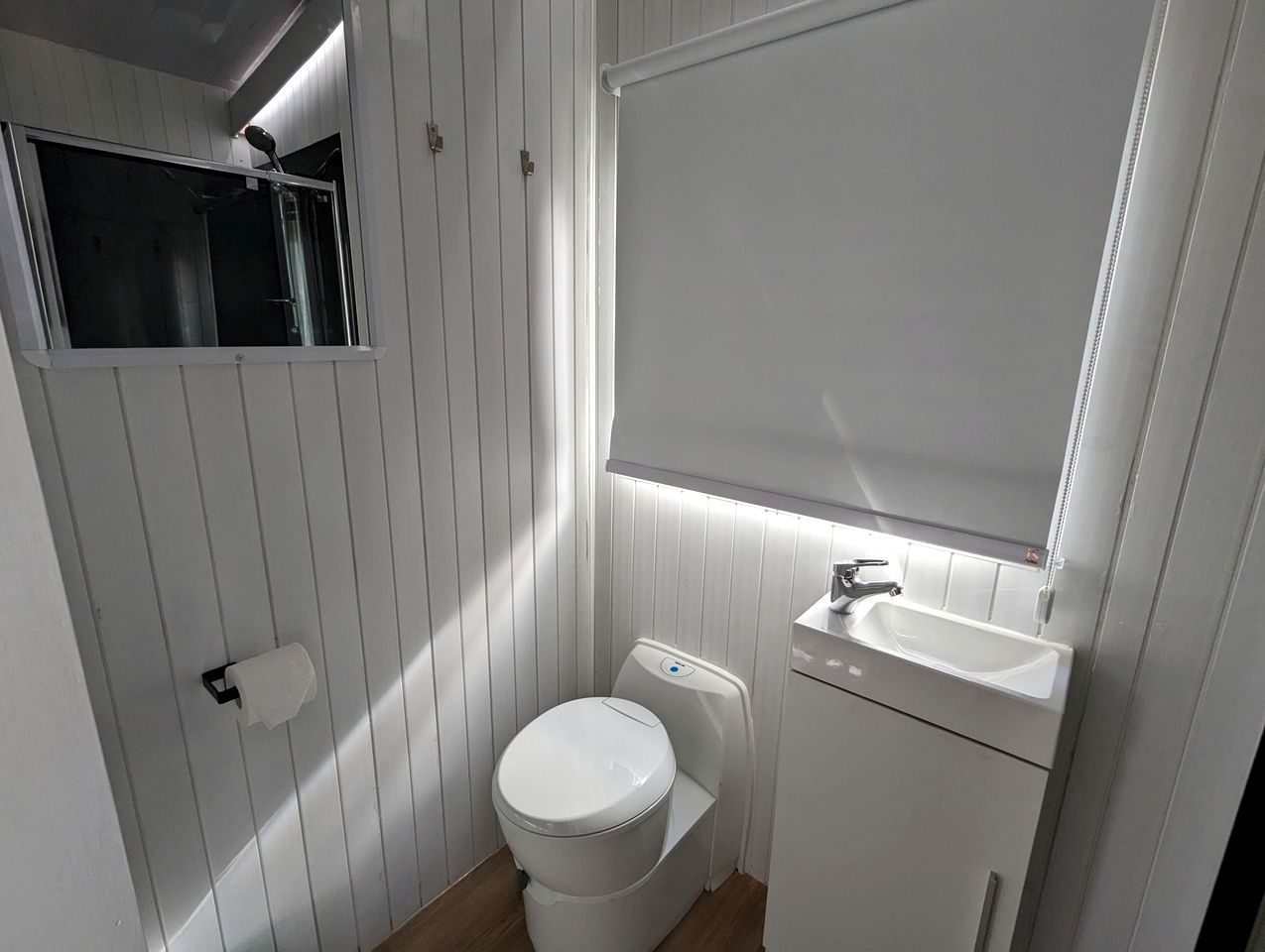 Magical Tiny House with Pool Table and Tennis Court in Victoria, Australia