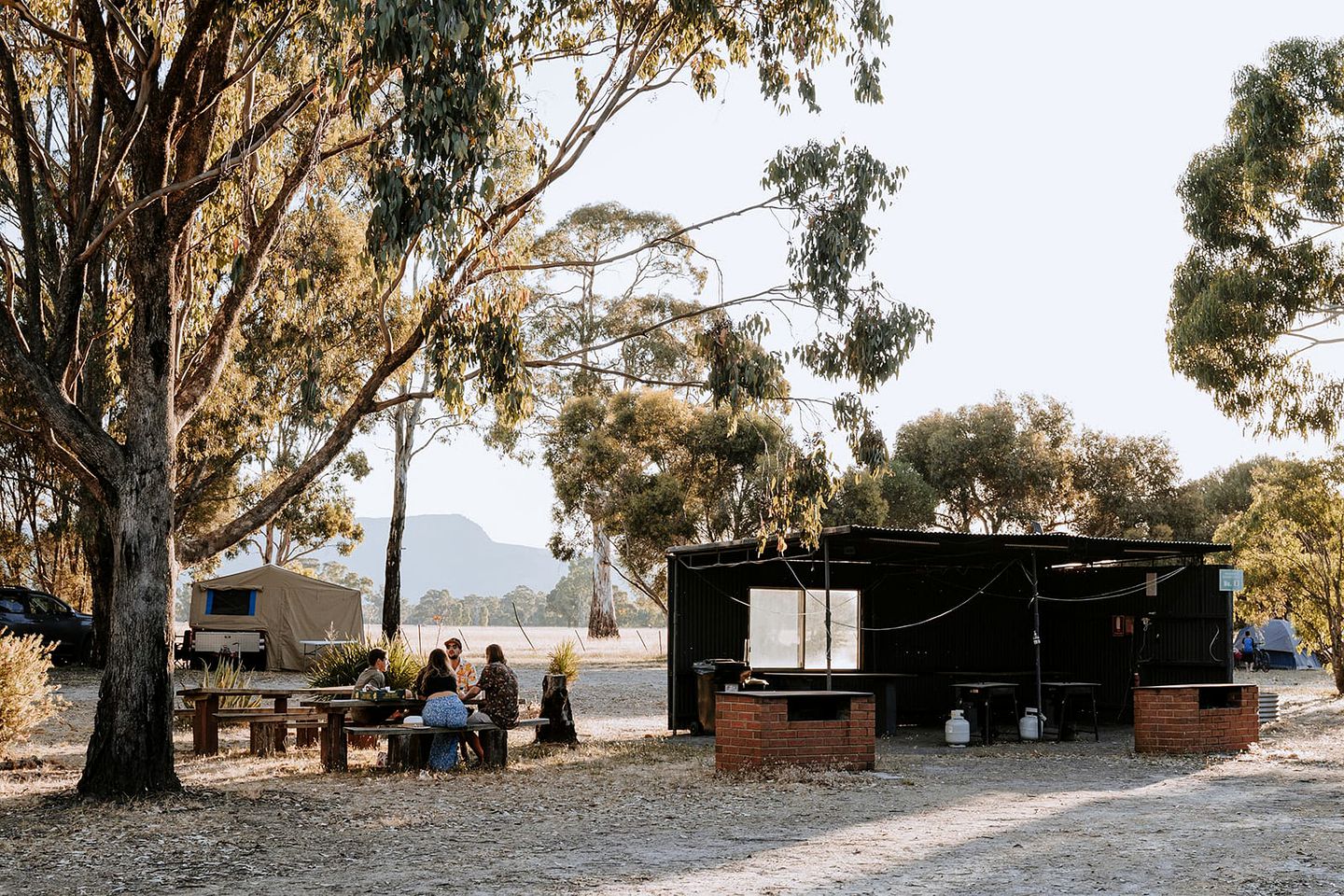 Dreamy Tiny House with Firepit, Tennis Court and Pool Table in Victoria, Australia