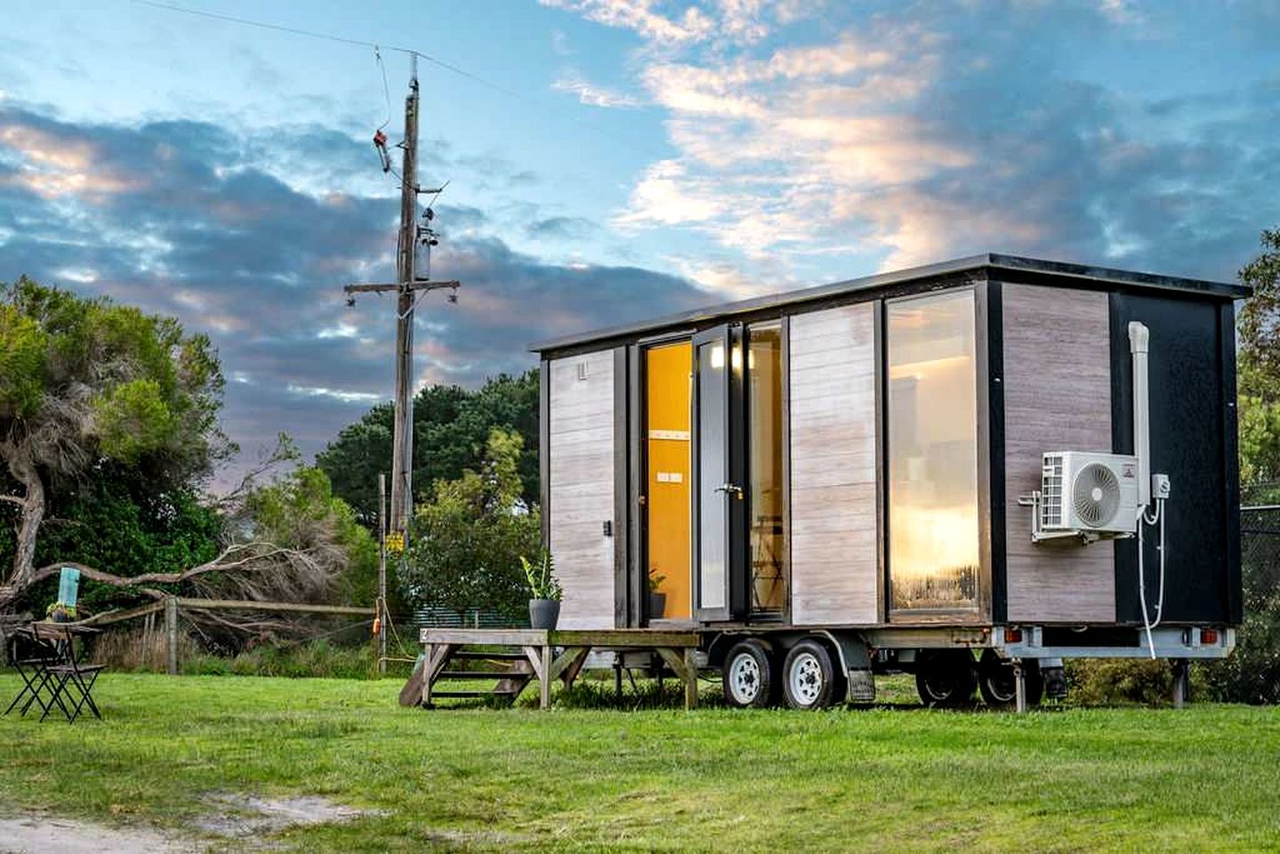 Cozy Tiny House Accommodation for Glamping in Victoria