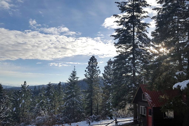 Cabins (Coeur d'Alene, Idaho, United States)