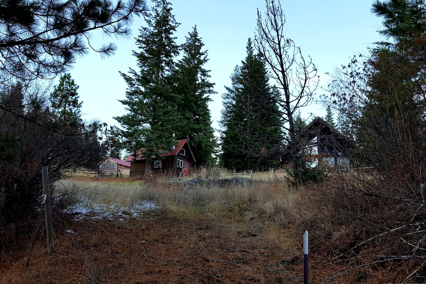 Adorable Cabin Rental with Fireplace for a Couples' Vacation near Post Falls, Idaho