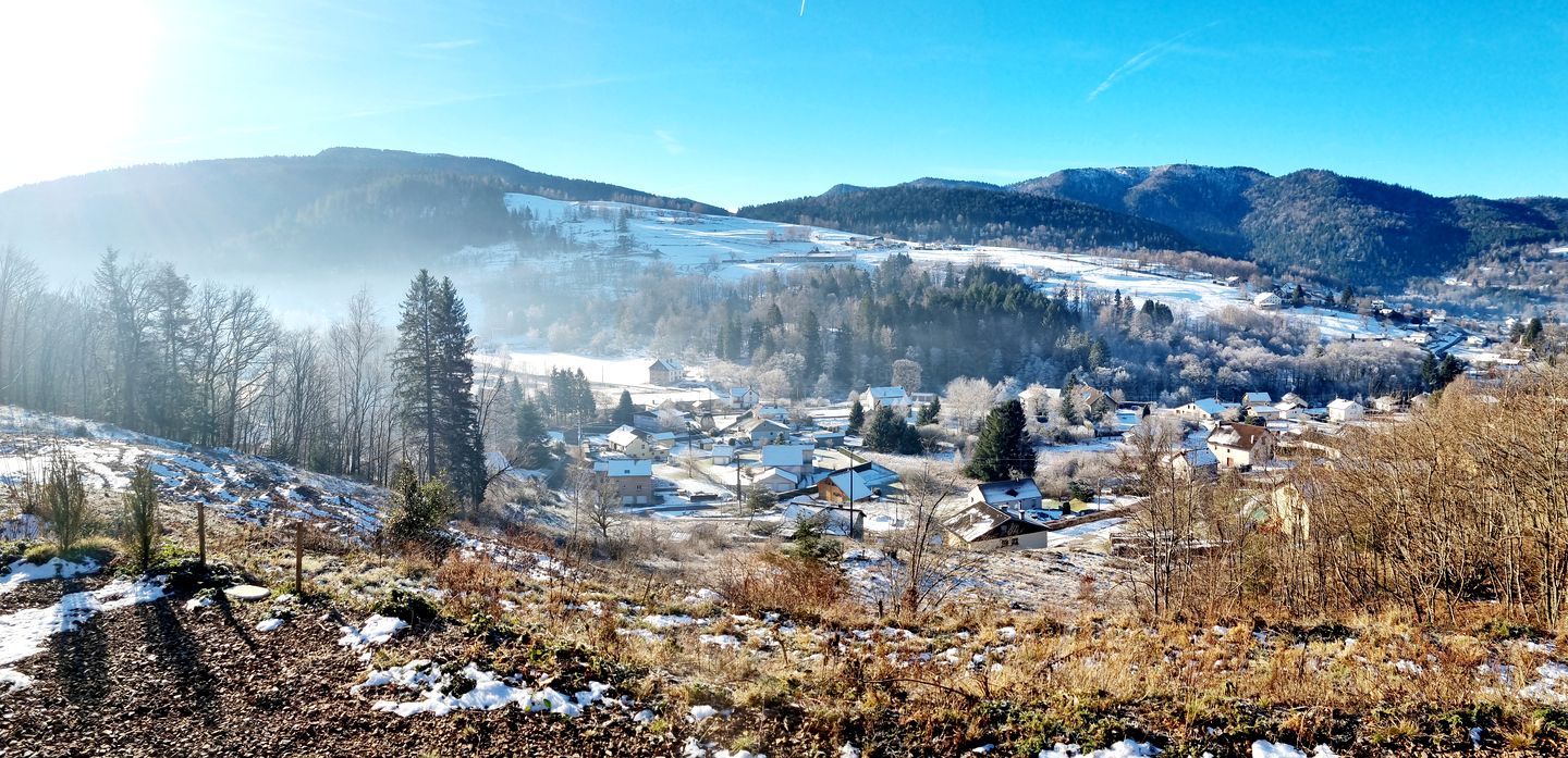 Cozy Tiny House with Incredible Panoramic Mountain Views in Saint Maurice Sur Moselle, France