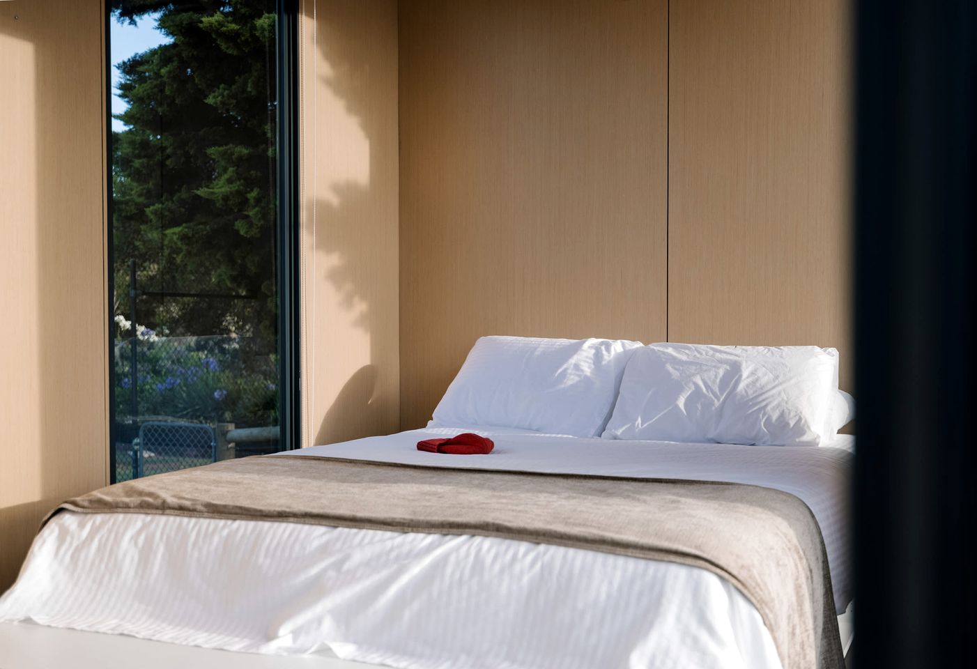 Luxury Tiny House Rental with Big Views for Victoria Glamping