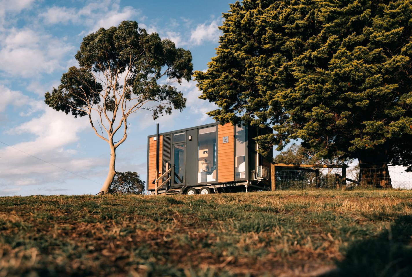 Luxury Tiny House Rental with Big Views for Victoria Glamping