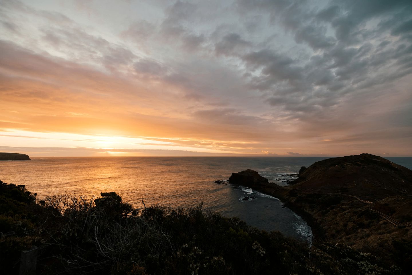 Luxury Tiny House Rental with Big Views for Victoria Glamping