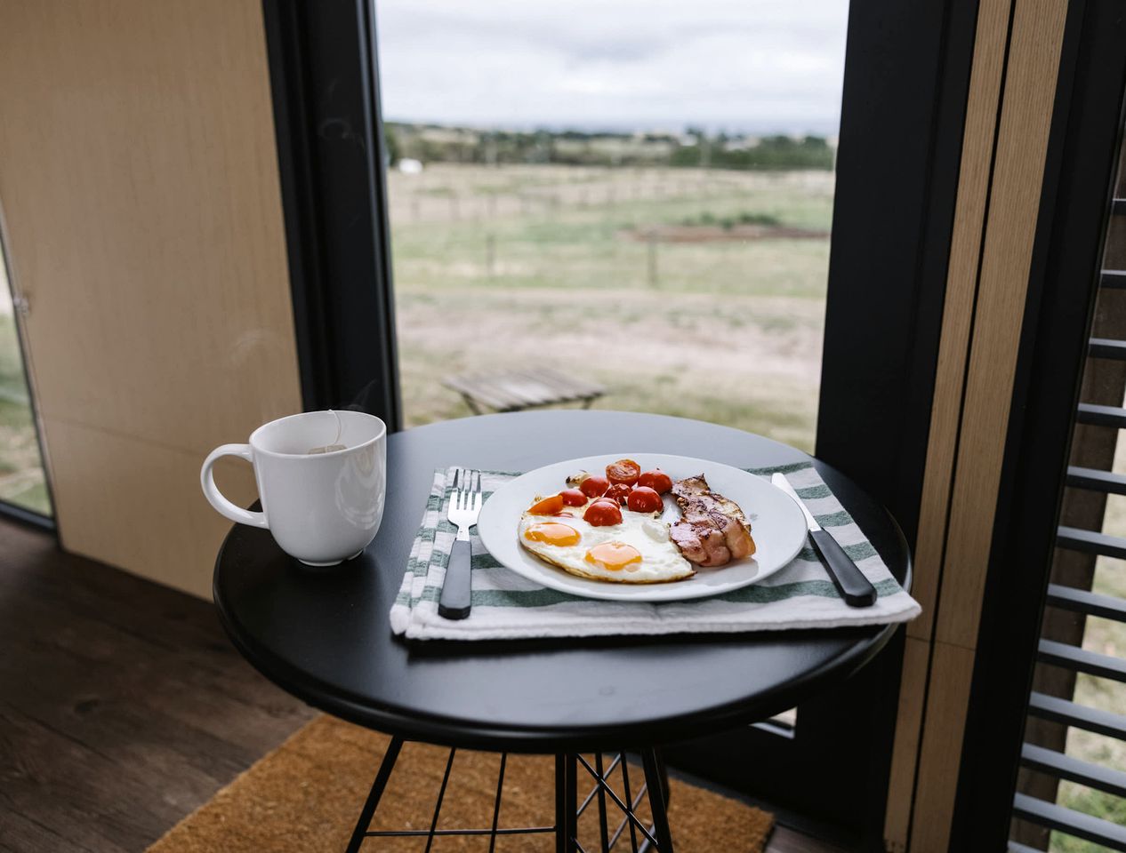 Cozy Tiny House Accommodation for Glamping in Victoria