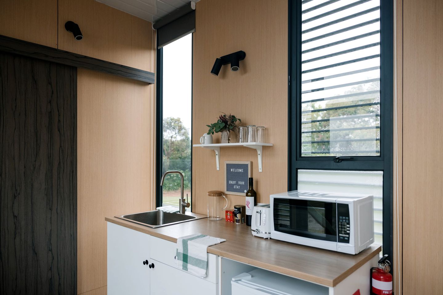 Cozy Tiny House Accommodation for Glamping in Victoria