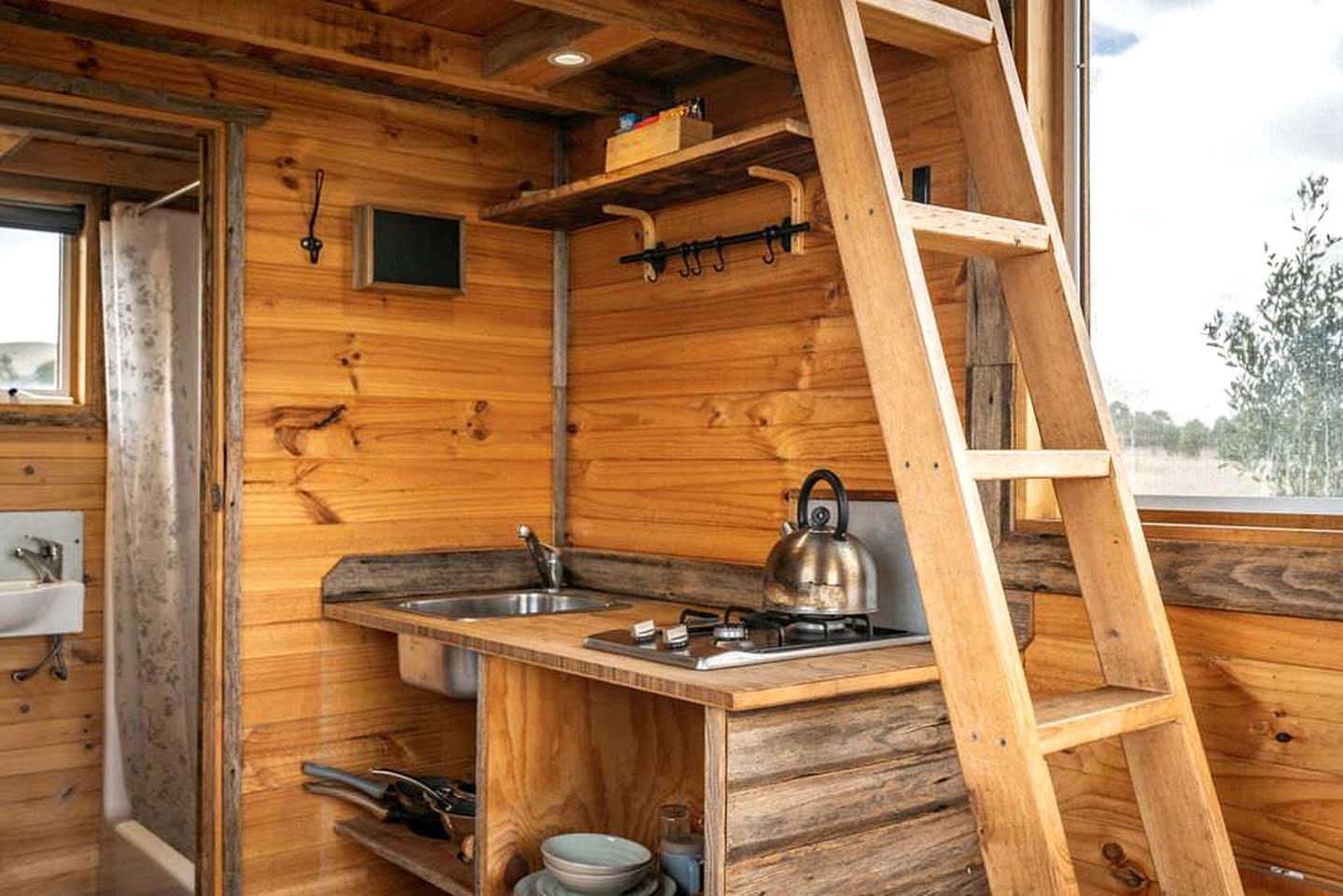 Cosy Tiny House for a Goat Farm Stay near Melbourne