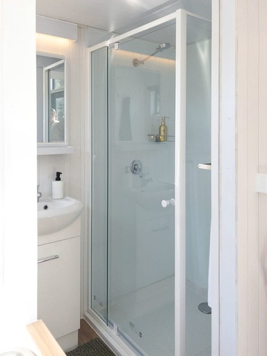 Tiny Houses (Australia, Cherwell, Queensland)