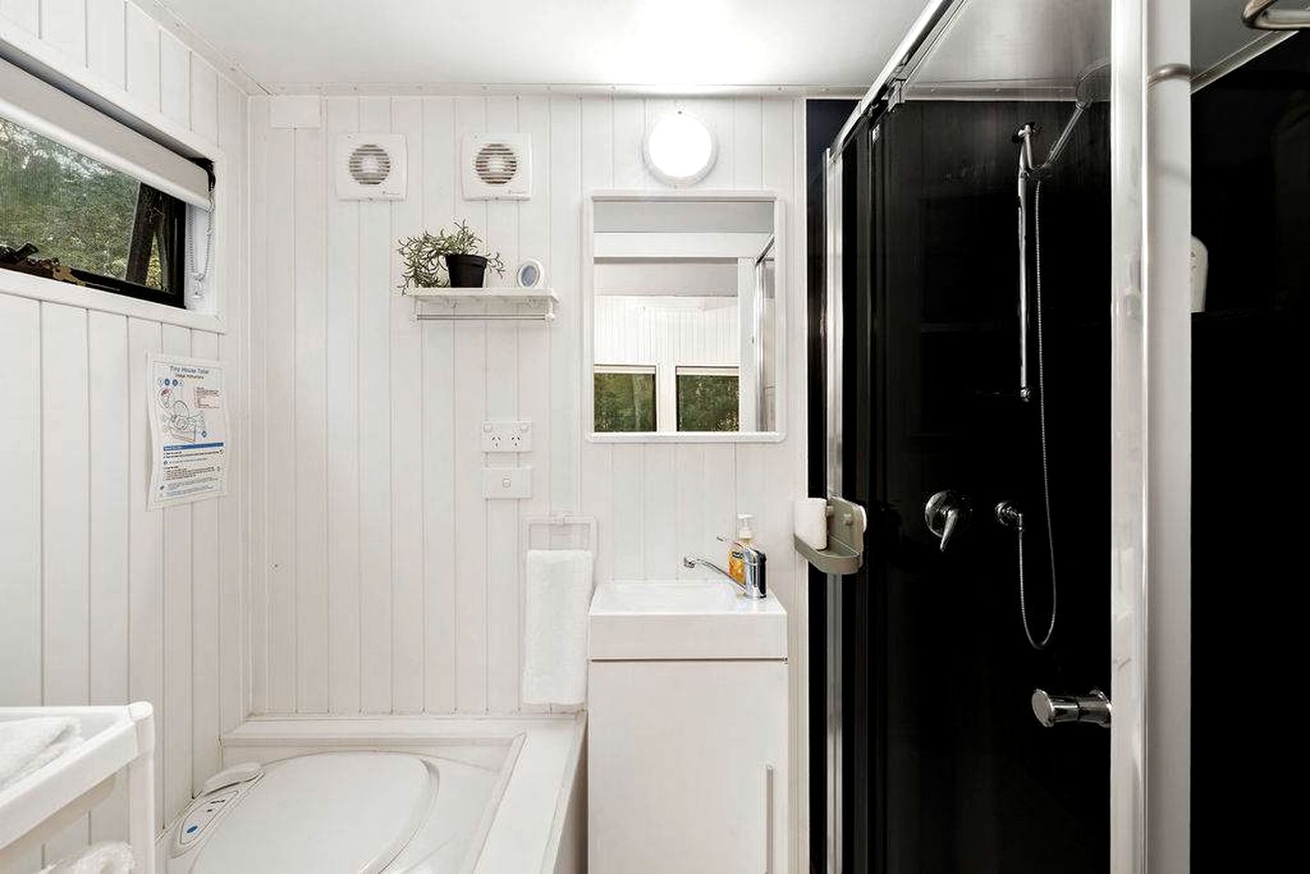 Rustic Tiny House near Toolangi State Forest for Glamping in Victoria