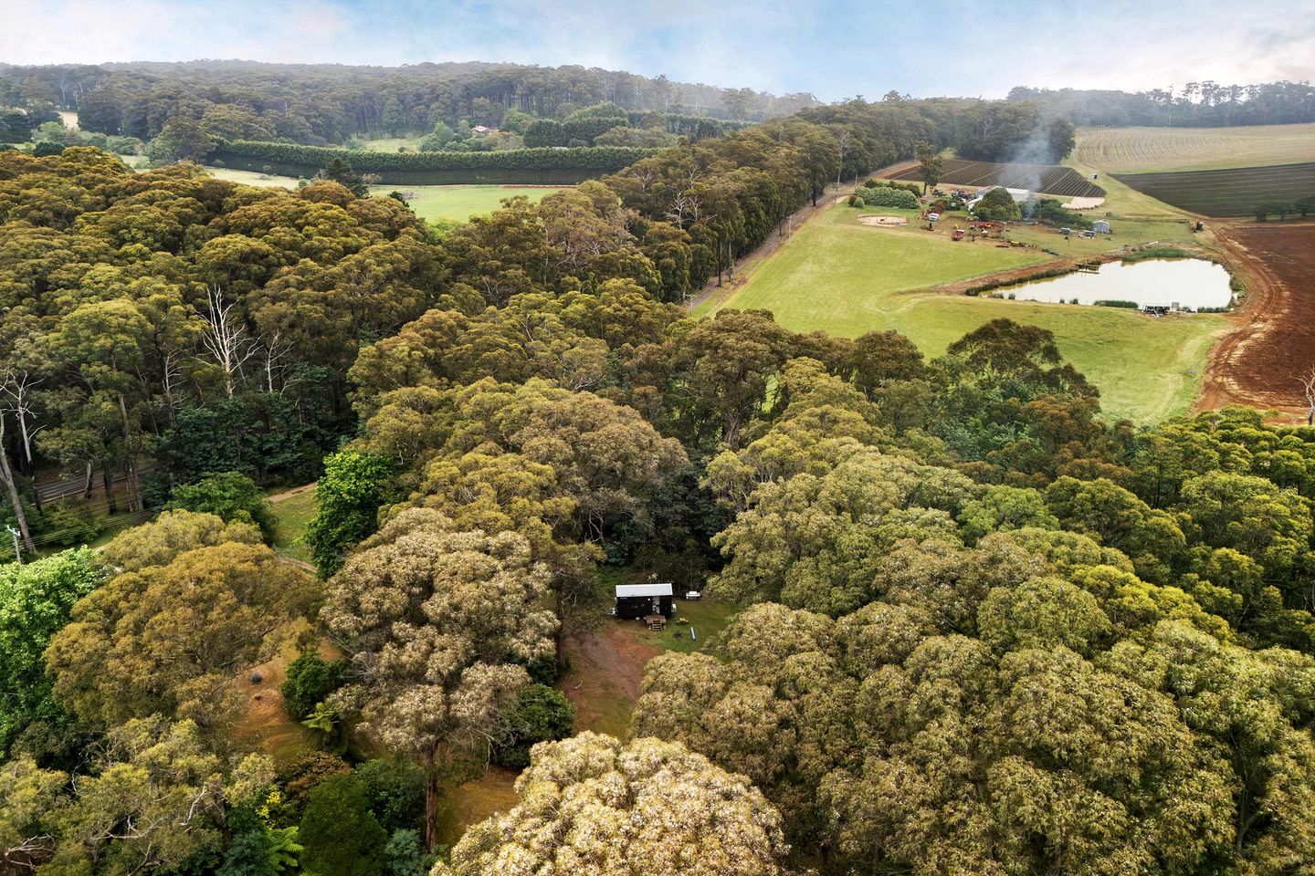 Rustic Tiny House near Toolangi State Forest for Glamping in Victoria