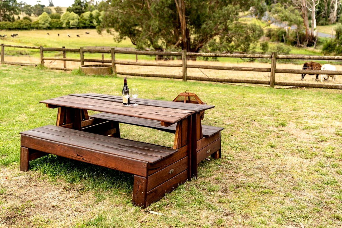 Tiny House Getaway: Unwind in Warragul South's Enchanting Countryside