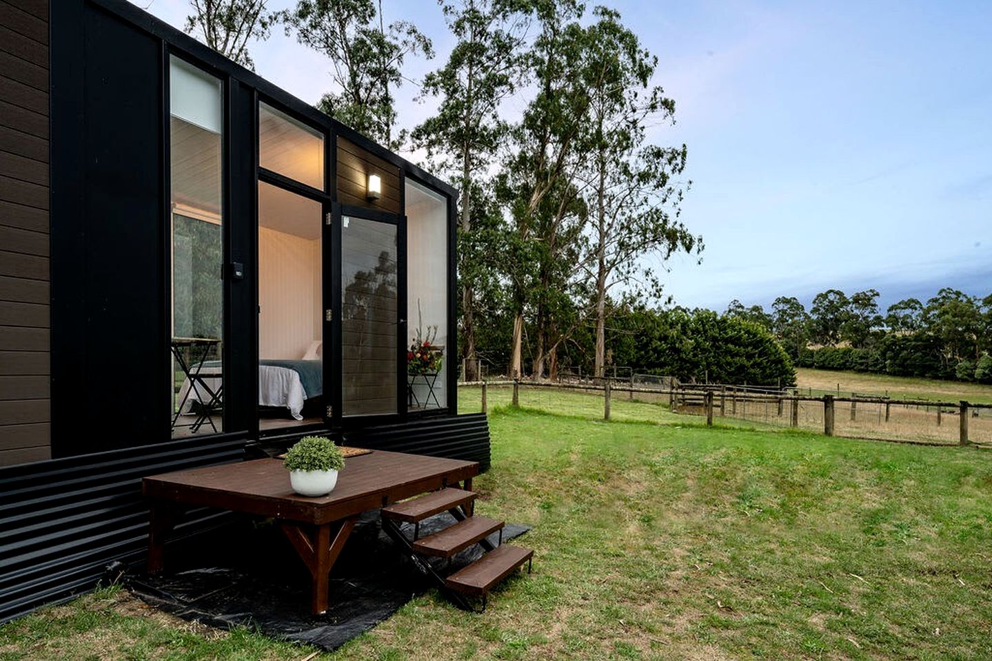 Tiny House Getaway: Unwind in Warragul South's Enchanting Countryside