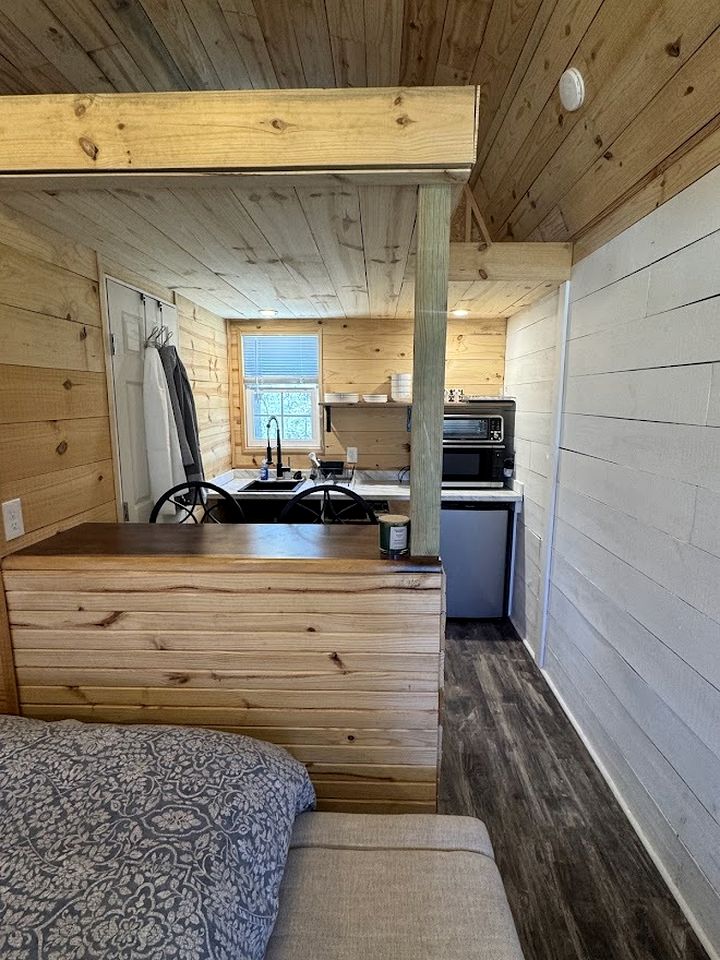 Cozy Tiny Cabin with Rustic Charm near Mineral Wells, Texas