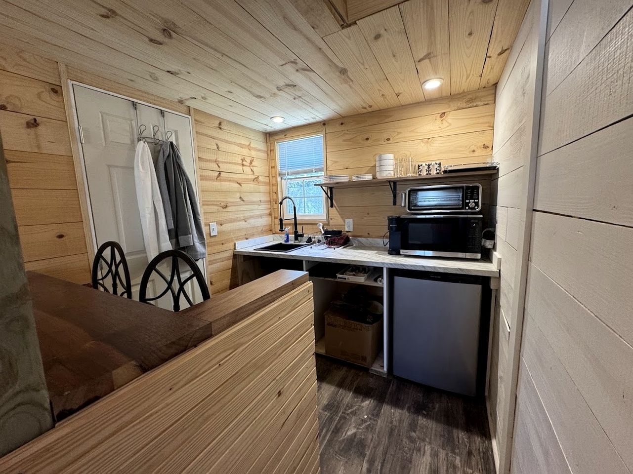 Cozy Tiny Cabin with Rustic Charm near Mineral Wells, Texas