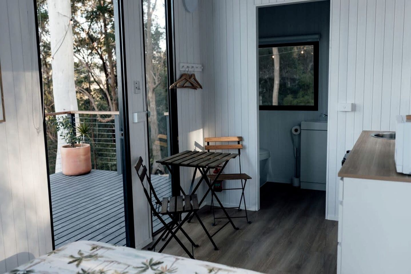 Modern Tiny House Perfect for Couples Glamping in Tamborine, Australia