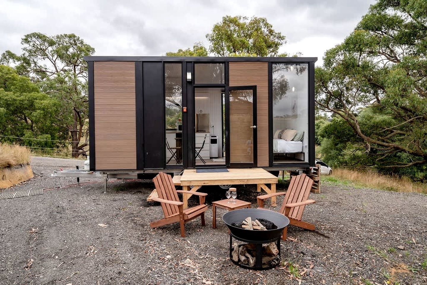 Tiny House Glamping on a Horse Farm in Macclesfield, Ideal for a Nature Escape from Melbourne