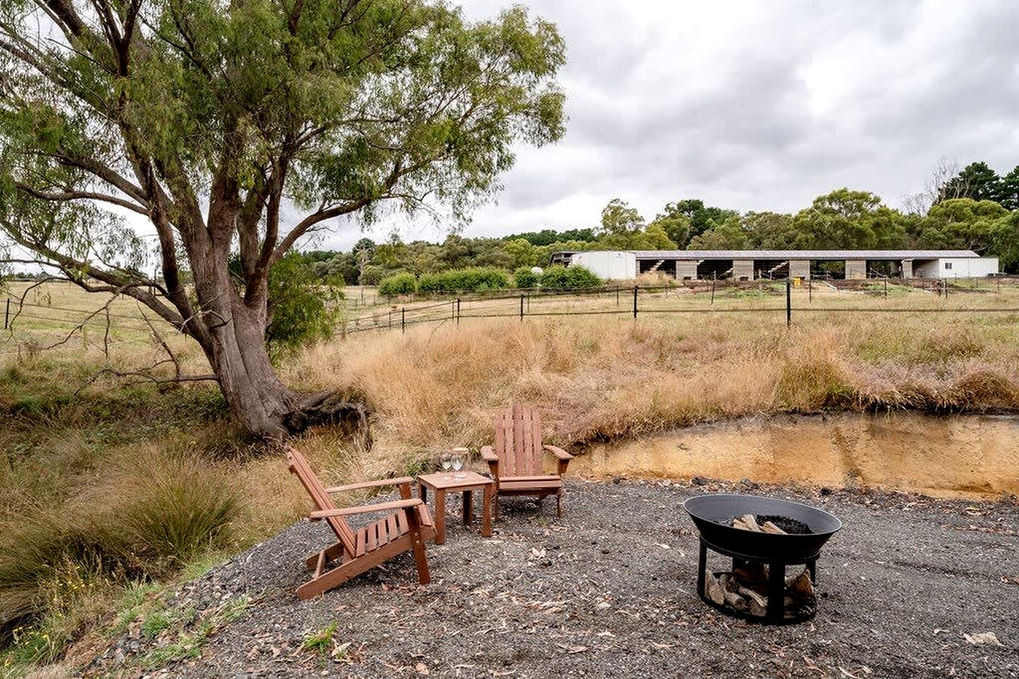 Tiny House Glamping on a Horse Farm in Macclesfield, Ideal for a Nature Escape from Melbourne