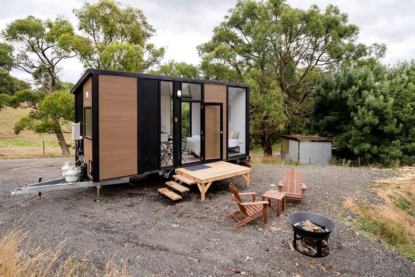 Tiny House Glamping on a Horse Farm in Macclesfield, Ideal for a Nature Escape from Melbourne