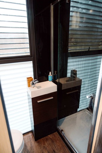 Tiny Houses (Australia, Flowerdale, Victoria)