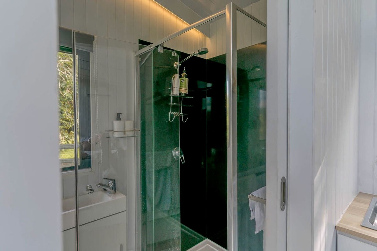 Tiny House for Outdoor Adventure near Glacier Rock in Cairns, Queensland