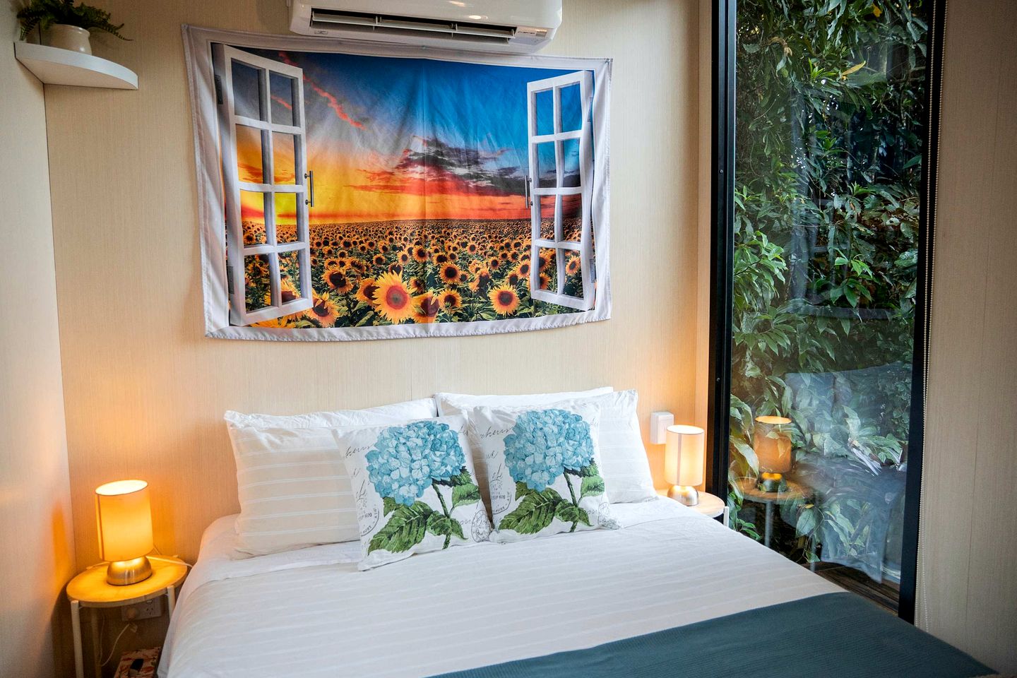 Tiny House with Outstanding Landscape Views in Mena Creek, Queensland