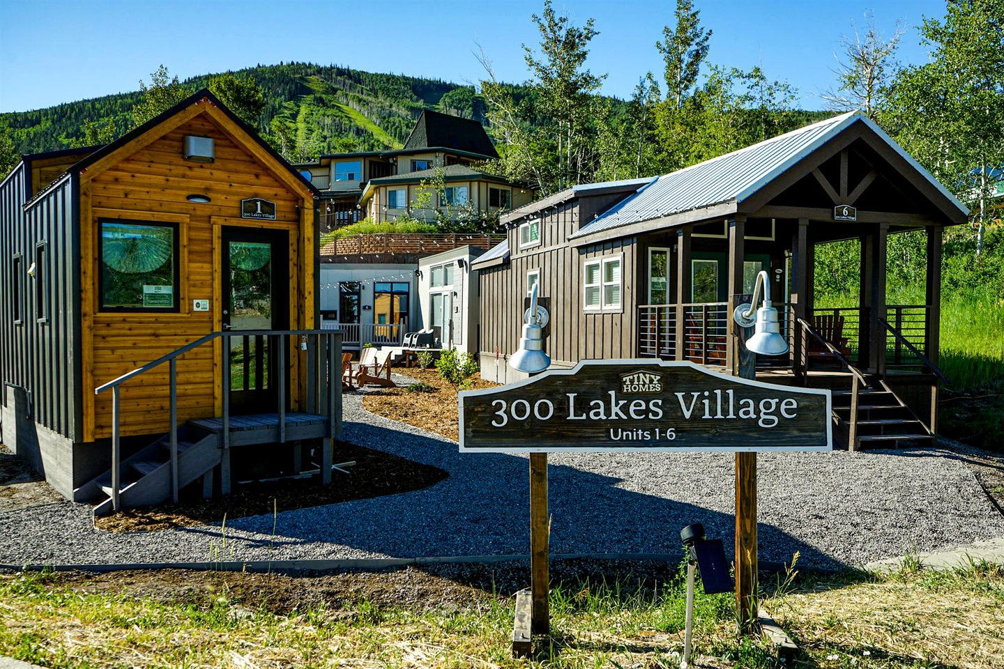 Cozy and Rustic Tiny House Rental for Glamping in Colorado