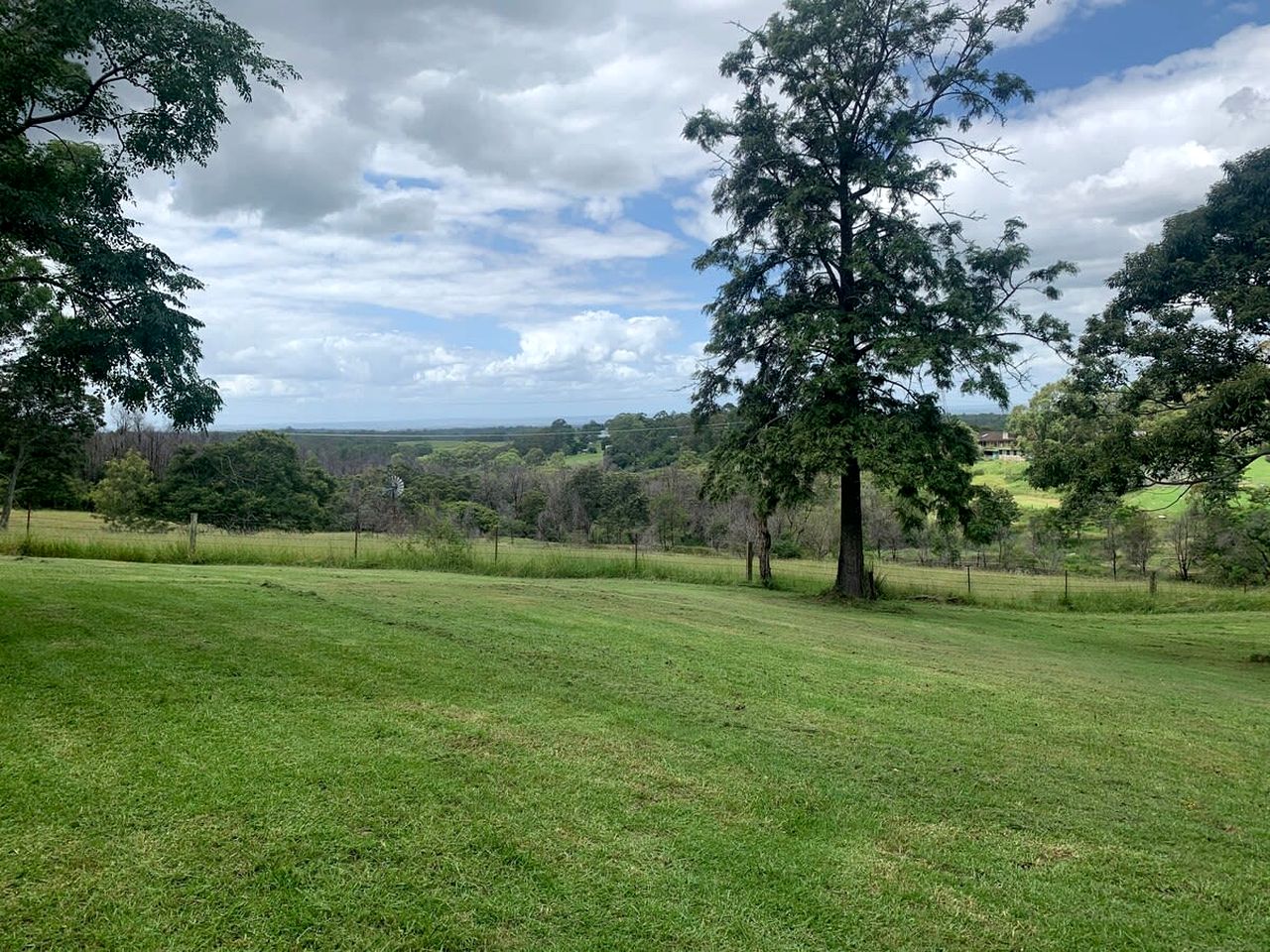 Charming Tiny House Rental for Glamping in NSW