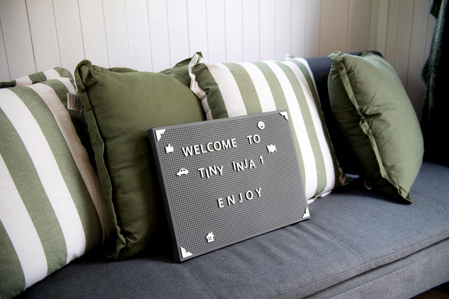 Charming Tiny House Rental for Glamping in NSW