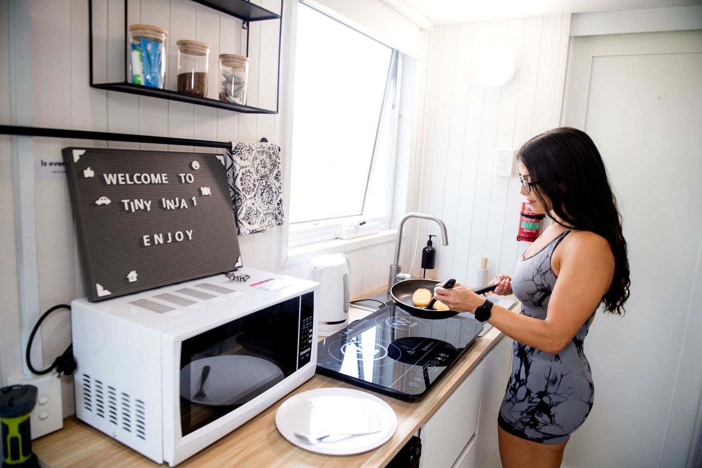 Charming Tiny House Rental for Glamping in NSW