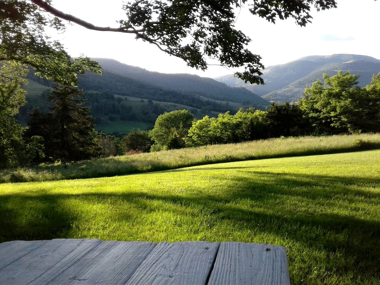 Peaceful Tiny House in the Mountains near Seneca Rocks, West Virginia