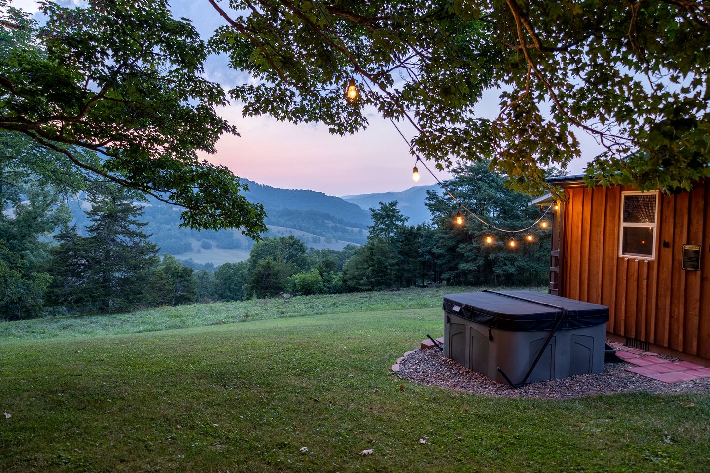 Peaceful Tiny House in the Mountains near Seneca Rocks, West Virginia