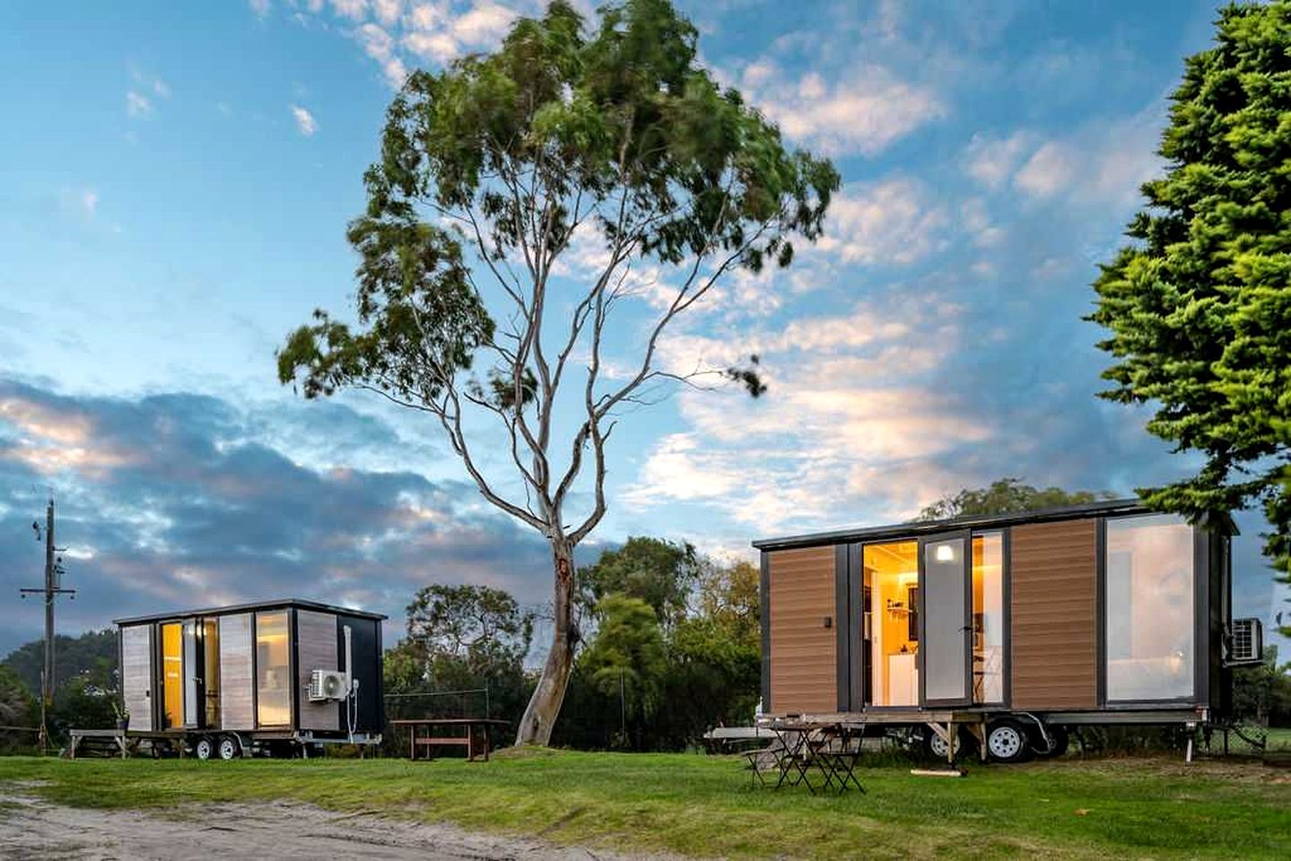 Luxury Tiny House Rental with Big Views for Victoria Glamping