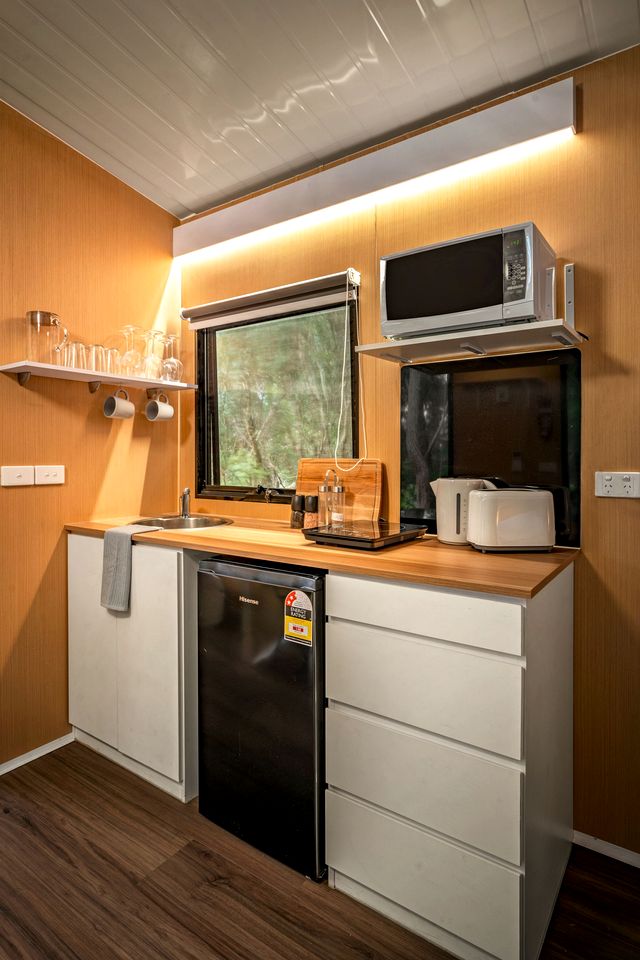 Tiny House Retreat with Countryside Views in Buffalo, Victoria