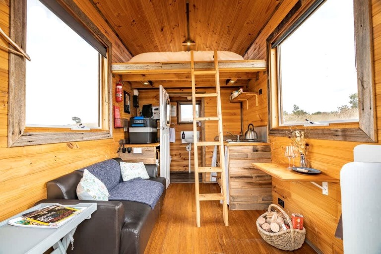 Vacation Rentals (Australia, Monegeetta, Victoria)