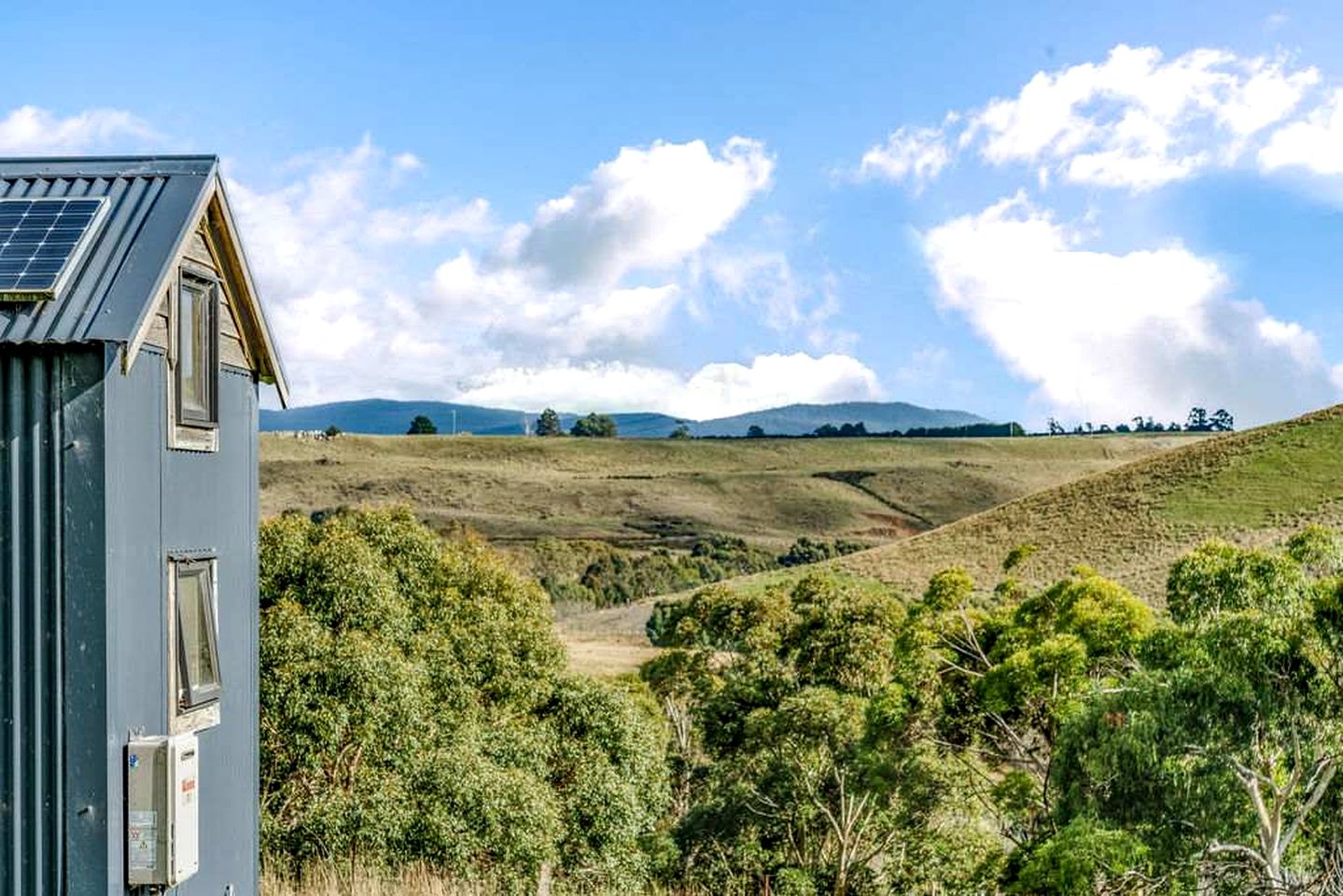 Off-Grid Tiny House for Weekend Getaways near Melbourne