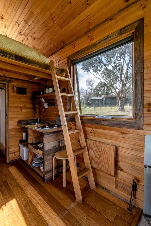 Off-Grid Tiny House for Weekend Getaways near Melbourne