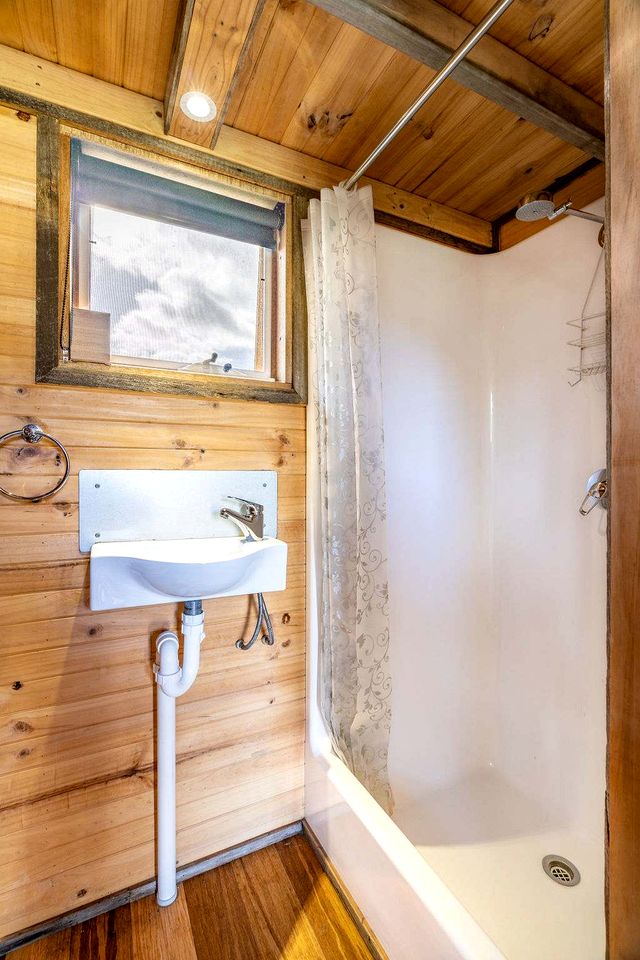 Off-Grid Tiny House for Weekend Getaways near Melbourne