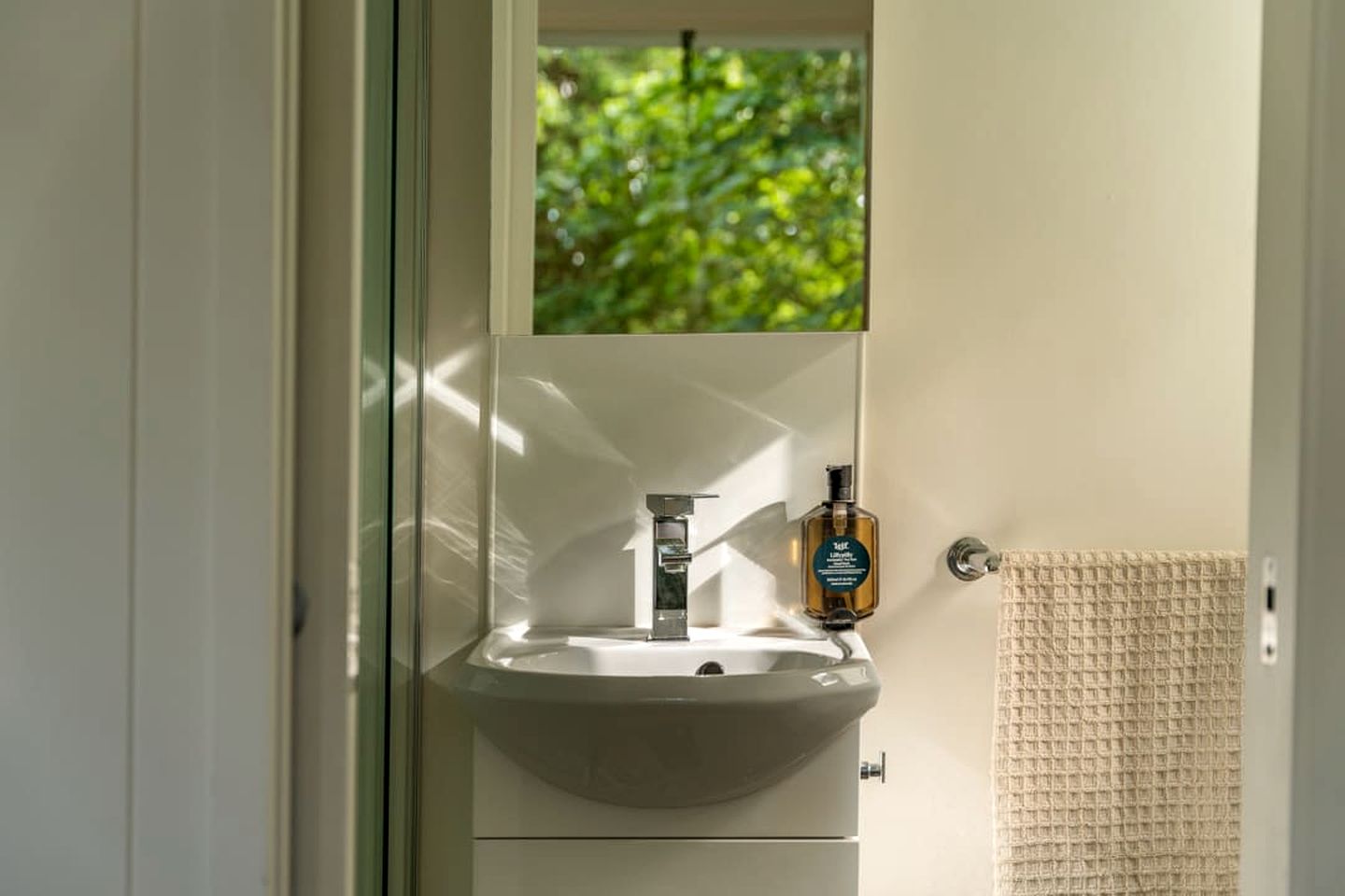 Secluded Tiny Home Overlooking Vineyards near Shoalhaven Wine Region, New South Wales