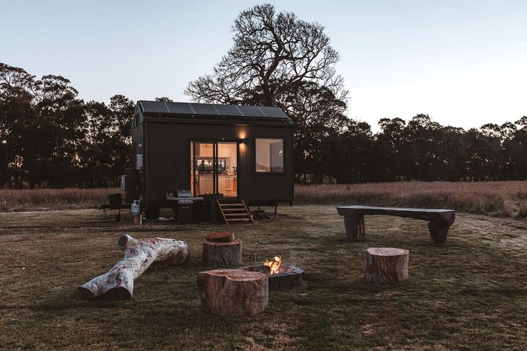 Secluded Tiny House with Mountain Views in Victoria