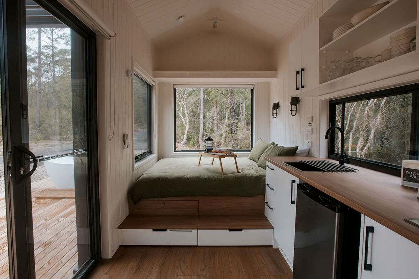 Secluded Coastal Tiny Home with Outdoor Bathtub near Hyams Beach, Jervis Bay New South Wales