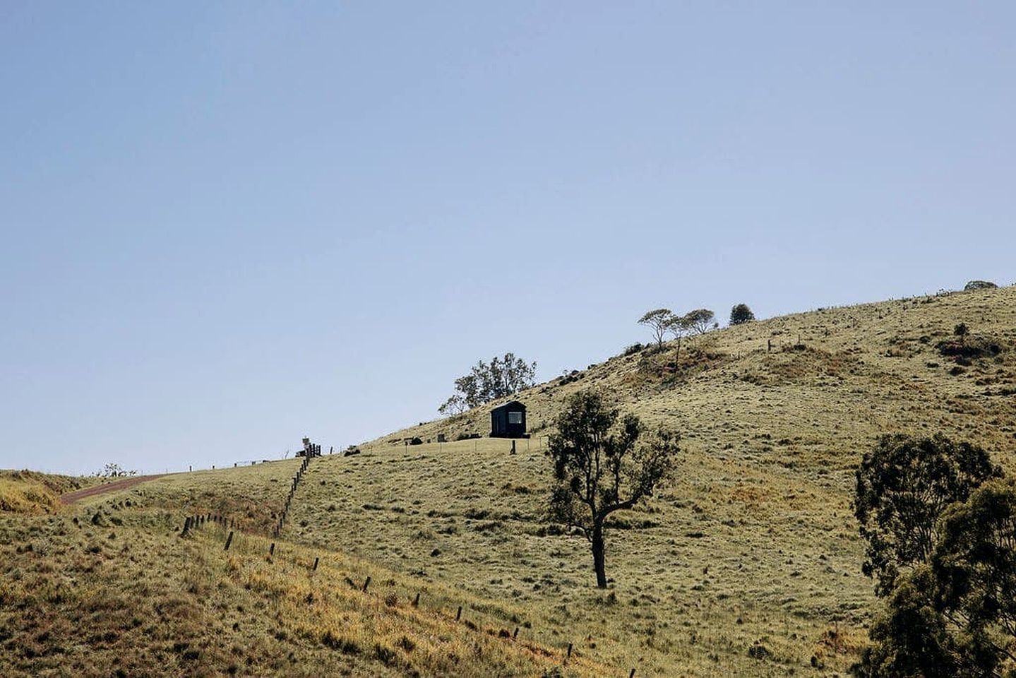 Mountain Tiny House with Spectacular Landscape Views in New South Wales