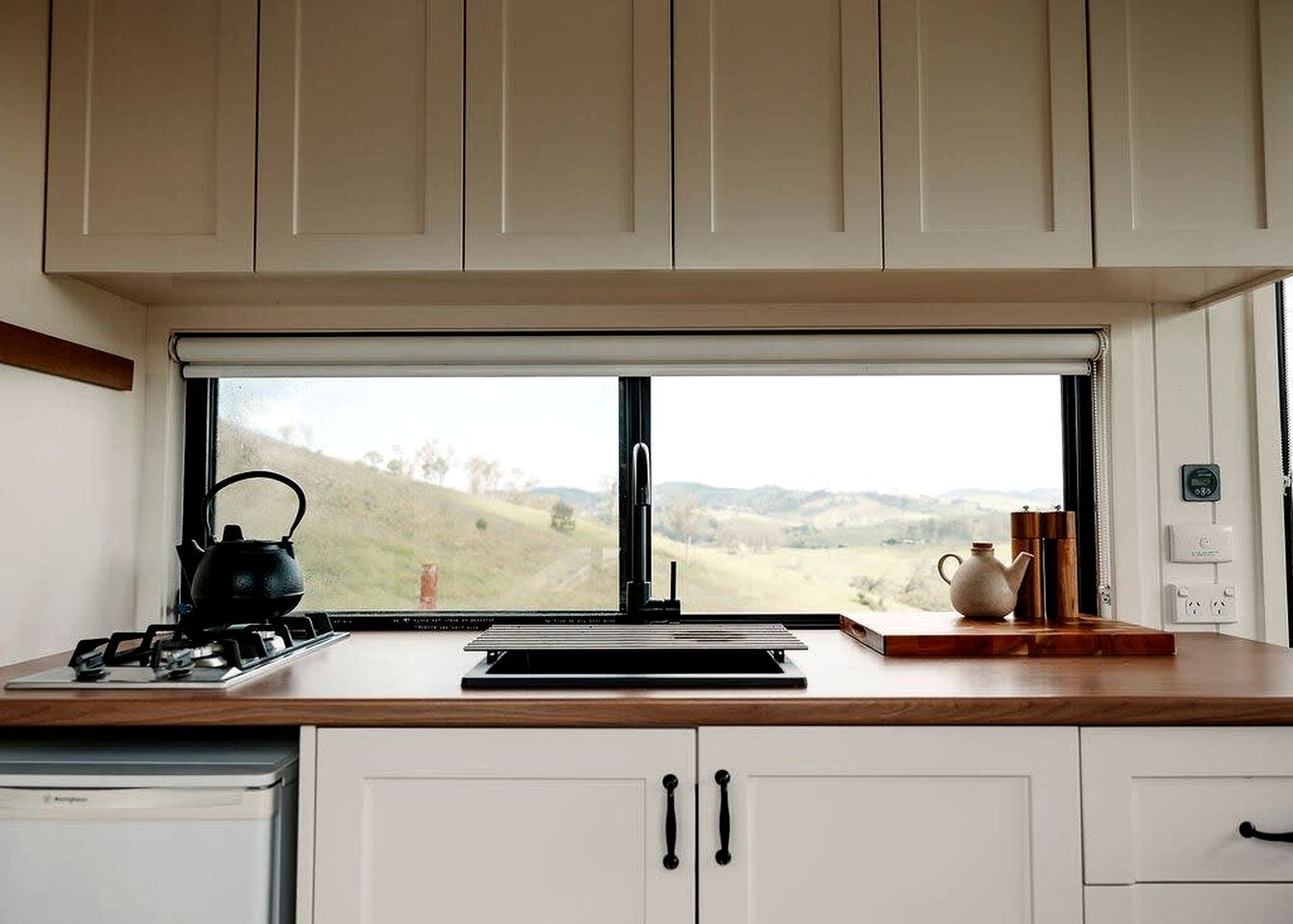 Mountain Tiny House with Spectacular Landscape Views in New South Wales