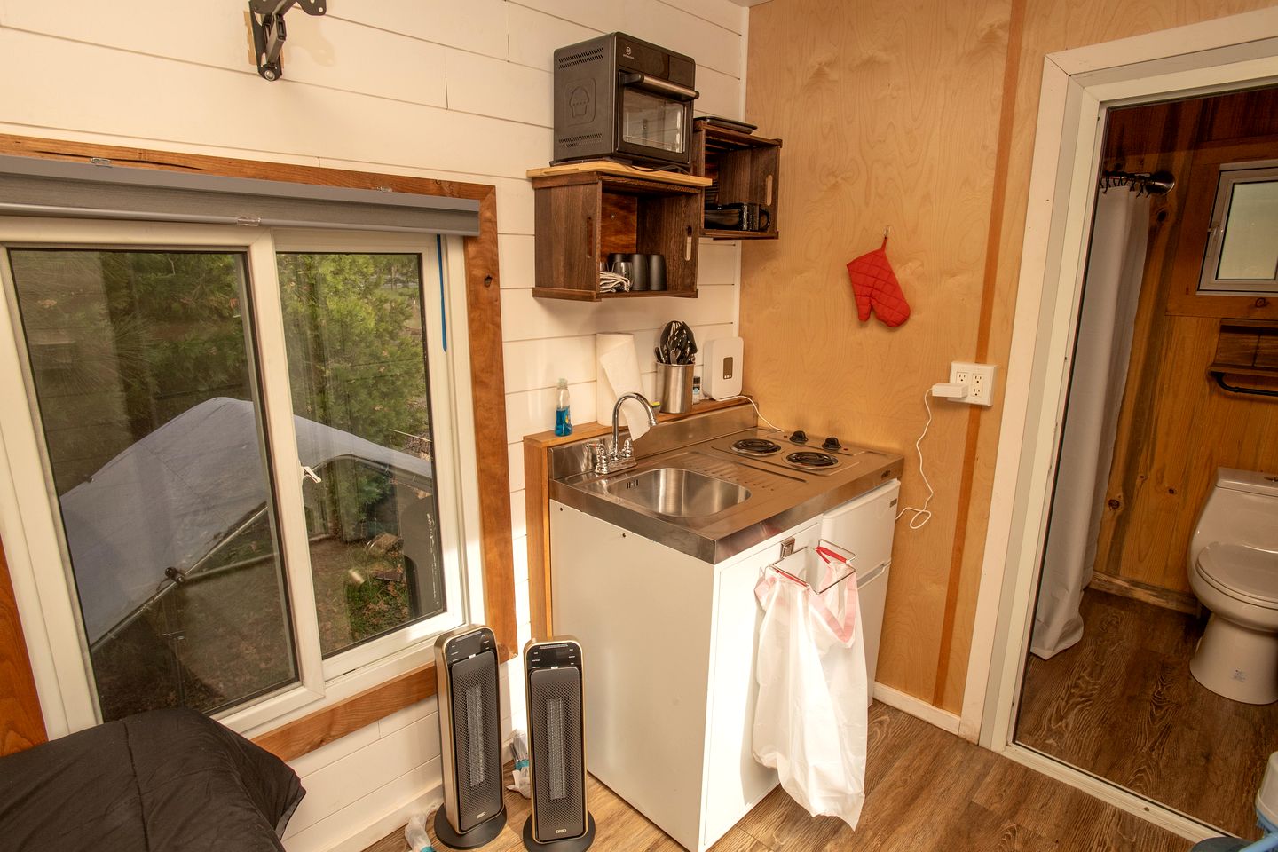 Cozy Modern Tiny Retreat with Stargazing & Yoga Dome Access Near Yosemite Tioga Pass, Groveland, California