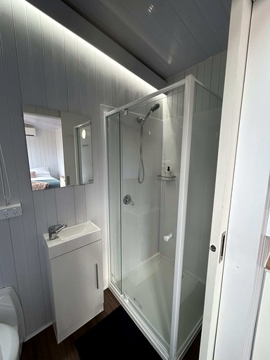 Tiny Houses (Australia, Greens Creek, Queensland)