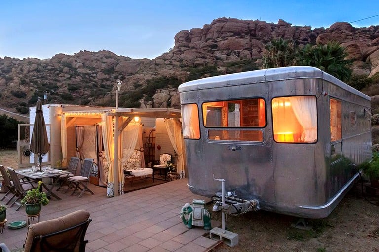 Vintage Glamping Travel Trailer With Views Of San Fernando Valley Near Los Angeles California