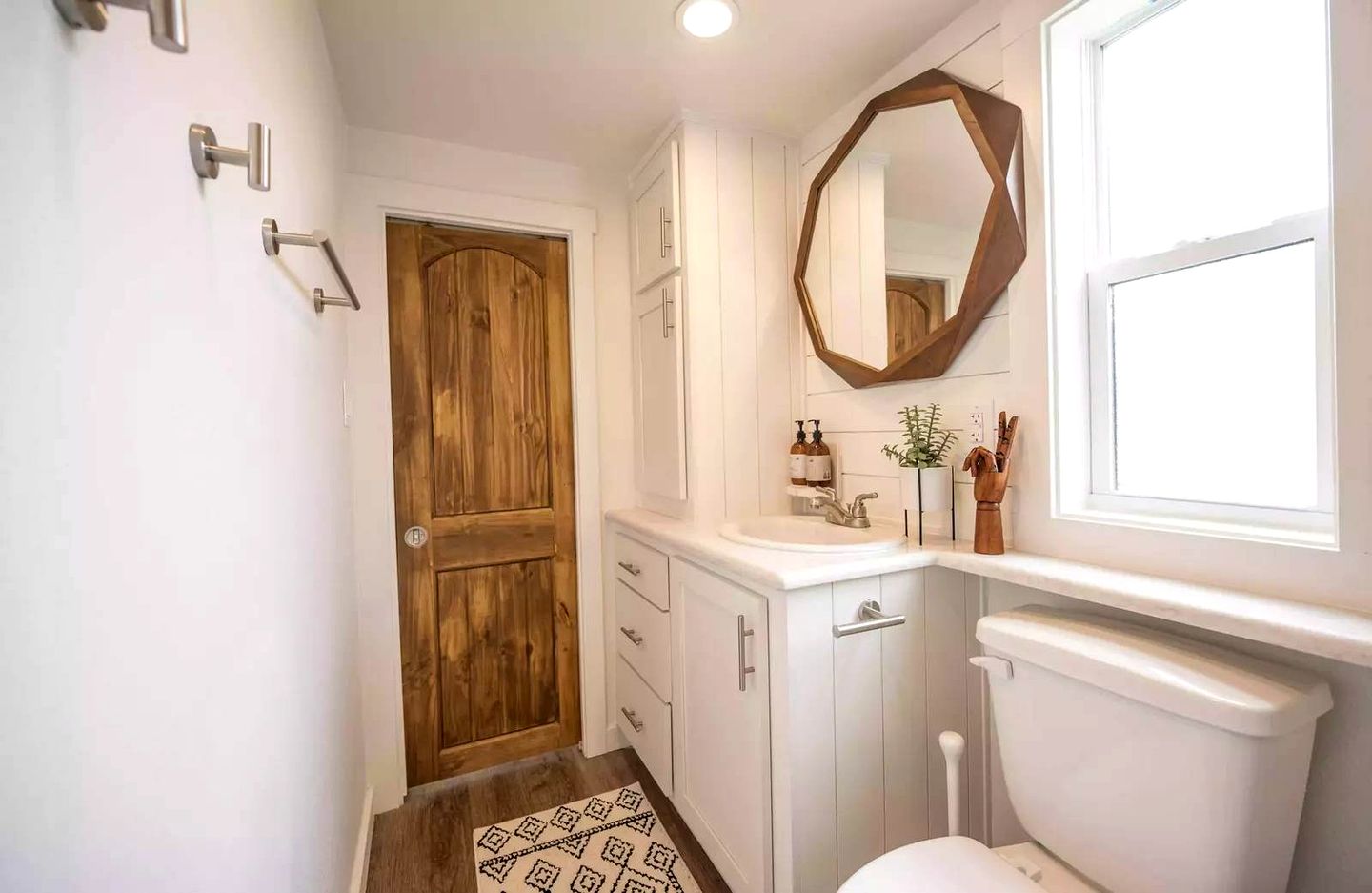 Serene Tiny Home Retreat with Resort Amenities Near Fredericksburg, TX