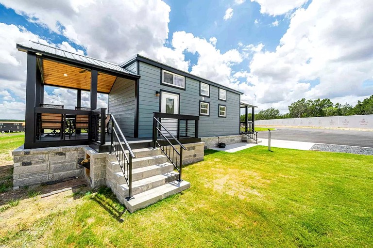 Charming and Modern Tiny Home Escape with Resort Amenities and Pool Near Fredericksburg, TX