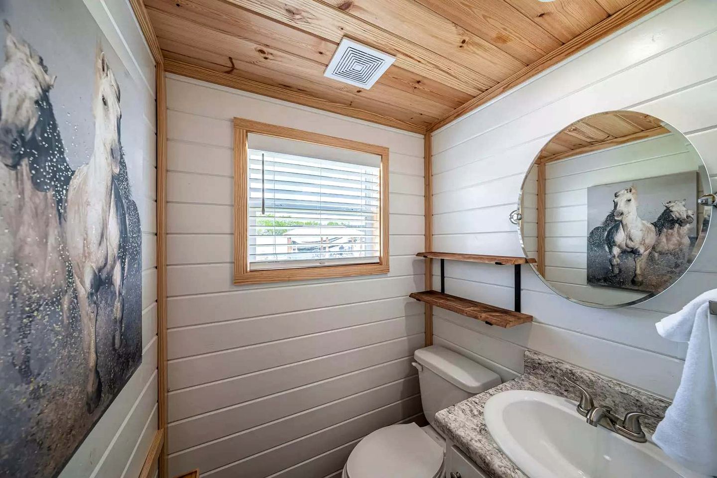 Charming and Modern Tiny Home Escape with Resort Amenities and Pool Near Fredericksburg, TX